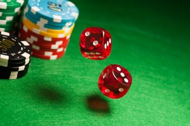 Live blackjack dealer at epic toto studio with multiple camera angles capturing card deal